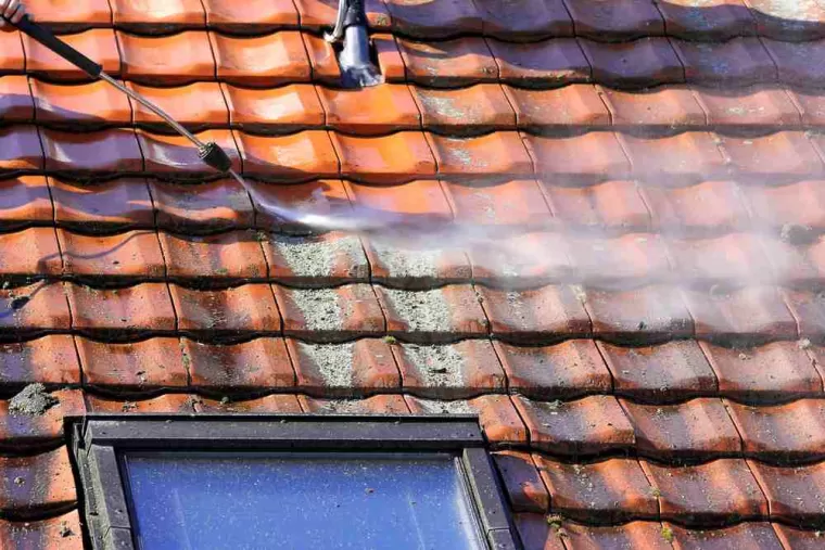 Démoussage de tuiles, Dax, HN Rénovation