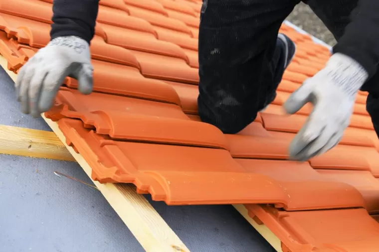 Tuiles qui s'effritent, Dax, HN Rénovation